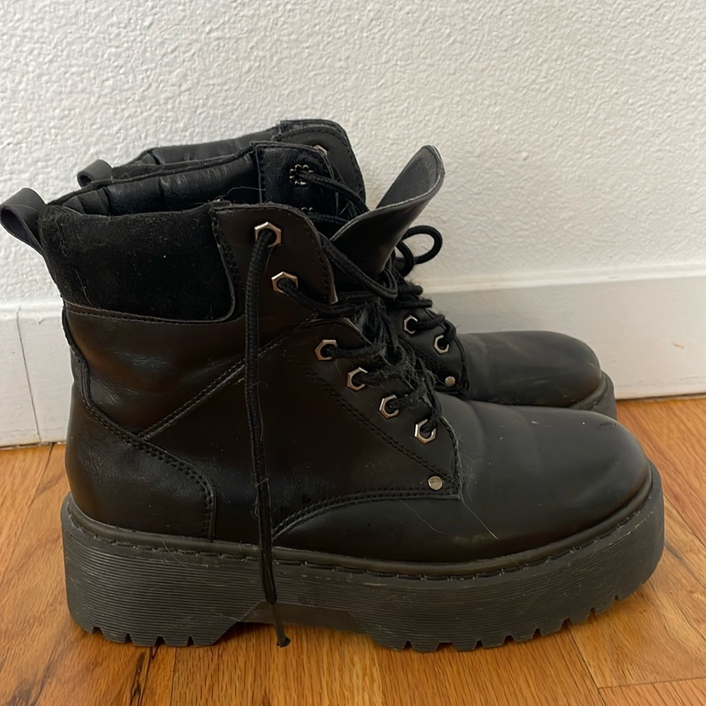 Combat boots - black